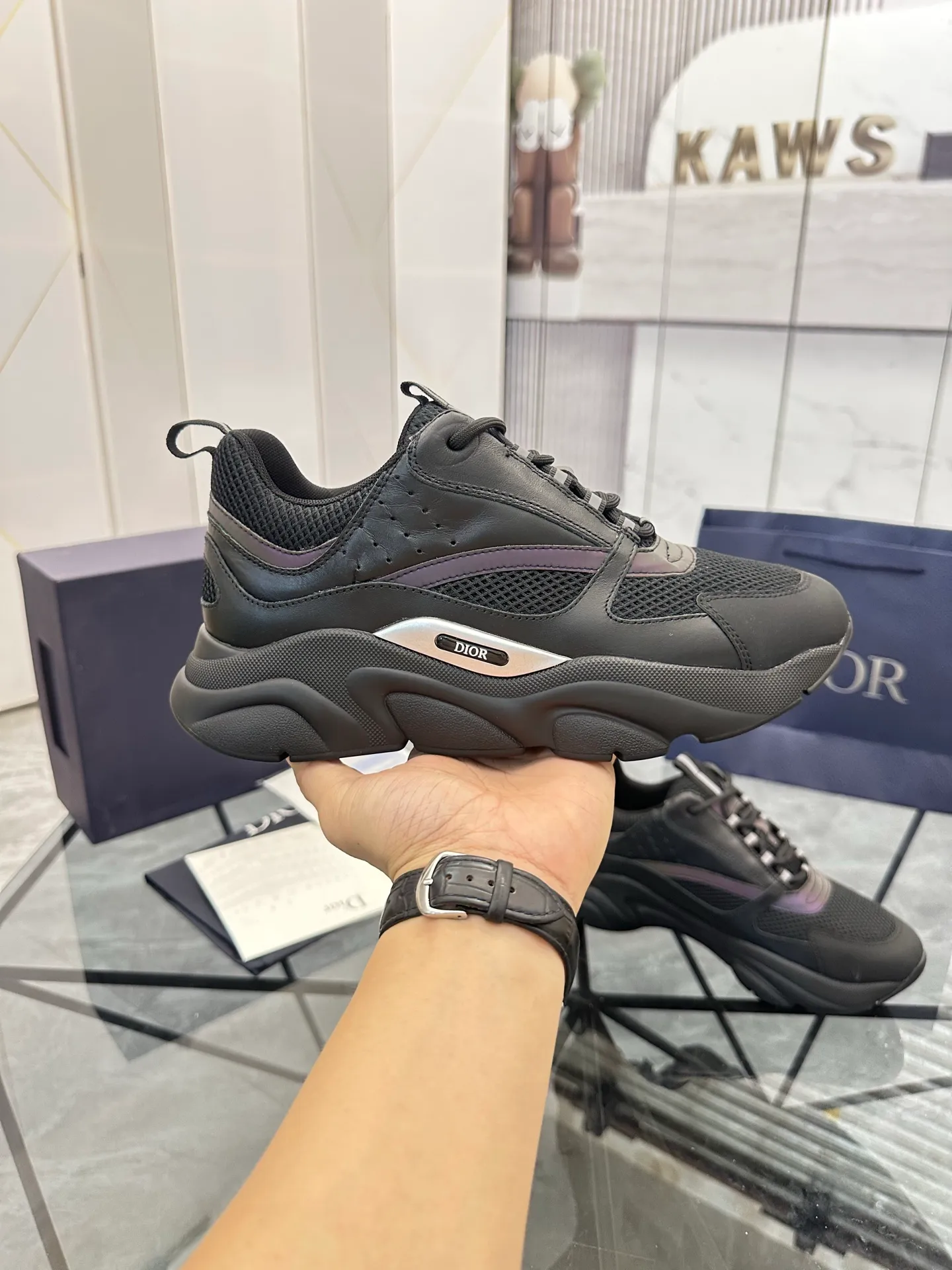 Men's shoes: 💰P460¥ Ready in Guangzhou, fully packaged Product trademark: Dior* "Dior*" low-top casual shoes Regular size: 38-46 (can be customized to 47) B22 Product materials: imported cowhide leather upper spliced ​​with original fabric, breathable lining, original outsole. Number: 920
